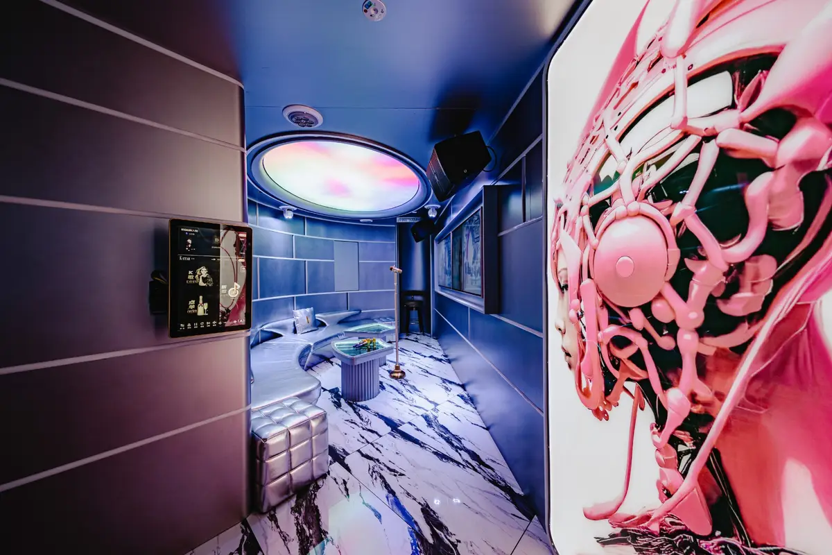 Deluxe Room 01